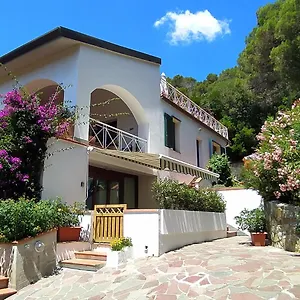 Tra Mare E Bosco Nella Splendida Ferienhaus